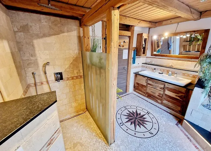 Wood & Stone Lodge 2